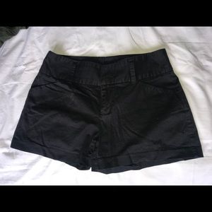 High-Rise Shorts Daisy Fuentes